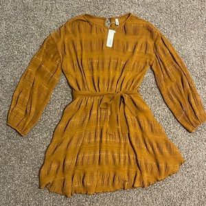 Glam Gold Crinkle Belted Swing Dress with Balloon Sleeves Women’s Size Medium